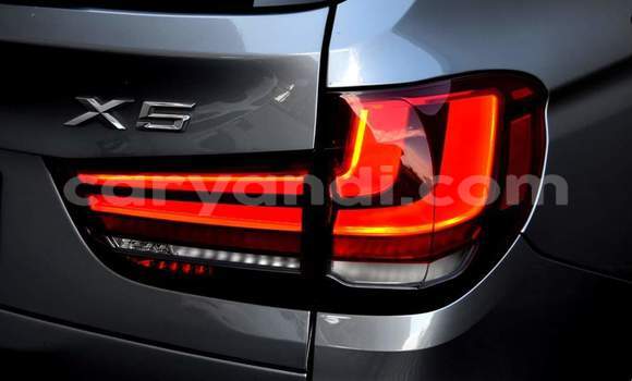 Acheter Occasion Voiture BMW X5 Gris à Lusaka, Zambie Acheter Occasion Voiture BMW X5 Gris à Lusaka, Zambie