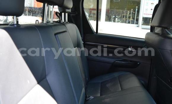 Nunua Ilio tumika Toyota Hilux Nyeupe Gari ndani ya Chililabombwe nchini Copperbelt Nunua Ilio tumika Toyota Hilux Nyeupe Gari ndani ya Chililabombwe nchini Copperbelt