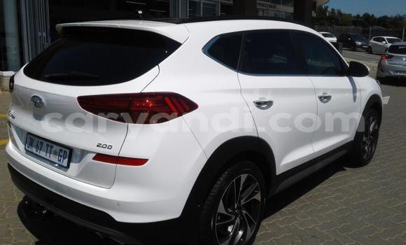 Acheter Occasion Voiture Hyundai Tucson Blanc à Chingola, Zambie Acheter Occasion Voiture Hyundai Tucson Blanc à Chingola, Zambie