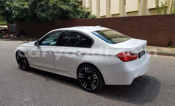 Acheter Occasion Voiture BMW 3–Series Blanc à Lusaka, Zambie Acheter Occasion Voiture BMW 3–Series Blanc à Lusaka, Zambie