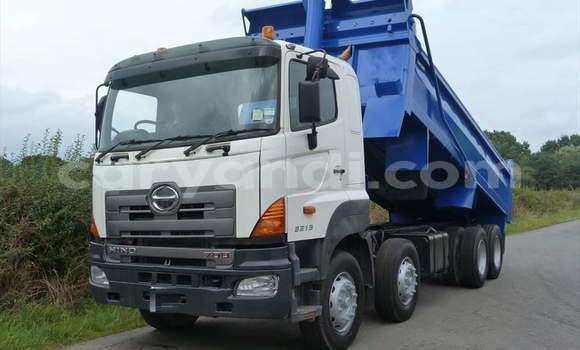 Acheter Occasion Utilitaire Hino Ranger Blanc à Lusaka, Zambie Acheter Occasion Utilitaire Hino Ranger Blanc à Lusaka, Zambie