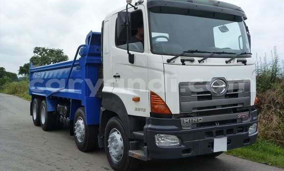 Acheter Occasion Utilitaire Hino Ranger Blanc à Lusaka, Zambie Acheter Occasion Utilitaire Hino Ranger Blanc à Lusaka, Zambie