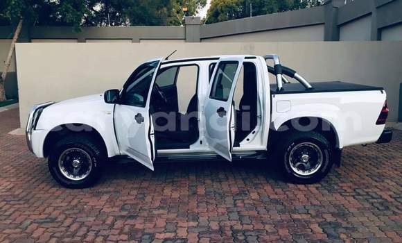 Acheter Occasion Voiture Isuzu KB Blanc à Lusaka, Zambie Acheter Occasion Voiture Isuzu KB Blanc à Lusaka, Zambie