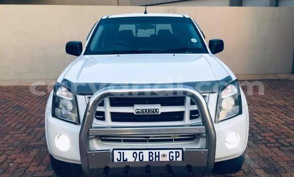 Acheter Occasion Voiture Isuzu KB Blanc à Lusaka, Zambie Acheter Occasion Voiture Isuzu KB Blanc à Lusaka, Zambie