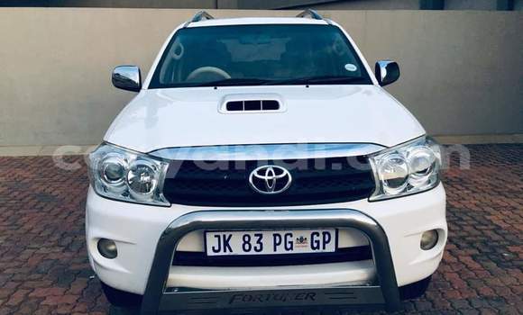 Acheter Occasion Voiture Toyota Fortuner Blanc à Lusaka, Zambie Acheter Occasion Voiture Toyota Fortuner Blanc à Lusaka, Zambie