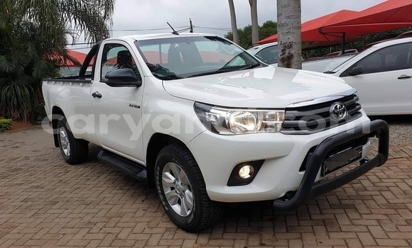 Acheter Occasion Voiture Toyota Hilux Blanc à Kitwe, Zambie Acheter Occasion Voiture Toyota Hilux Blanc à Kitwe, Zambie