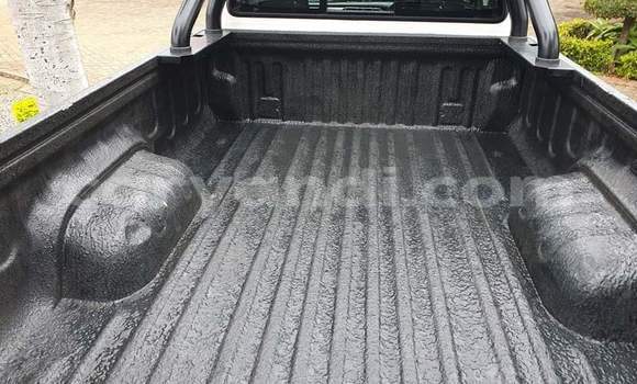 Acheter Occasion Voiture Toyota Hilux Blanc à Kitwe, Zambie Acheter Occasion Voiture Toyota Hilux Blanc à Kitwe, Zambie