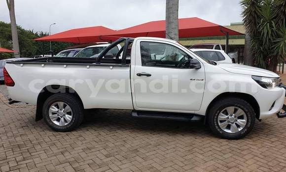 Acheter Occasion Voiture Toyota Hilux Blanc à Kitwe, Zambie Acheter Occasion Voiture Toyota Hilux Blanc à Kitwe, Zambie