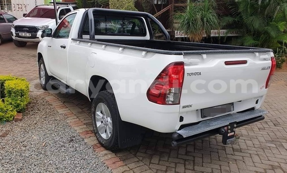 Acheter Occasion Voiture Toyota Hilux Blanc à Kitwe, Zambie Acheter Occasion Voiture Toyota Hilux Blanc à Kitwe, Zambie