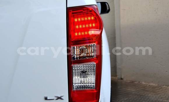 Acheter Occasion Voiture Isuzu KB Blanc à Lusaka, Zambie Acheter Occasion Voiture Isuzu KB Blanc à Lusaka, Zambie
