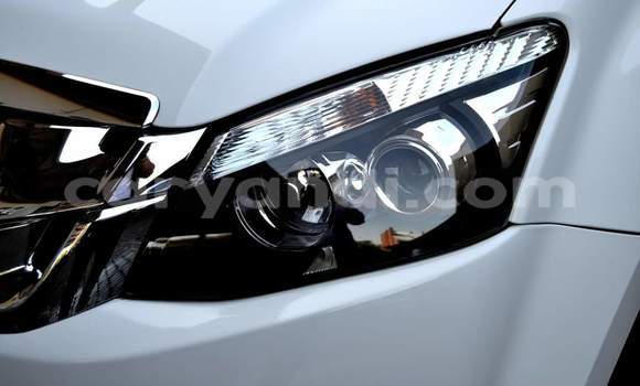 Acheter Occasion Voiture Isuzu KB Blanc à Lusaka, Zambie Acheter Occasion Voiture Isuzu KB Blanc à Lusaka, Zambie