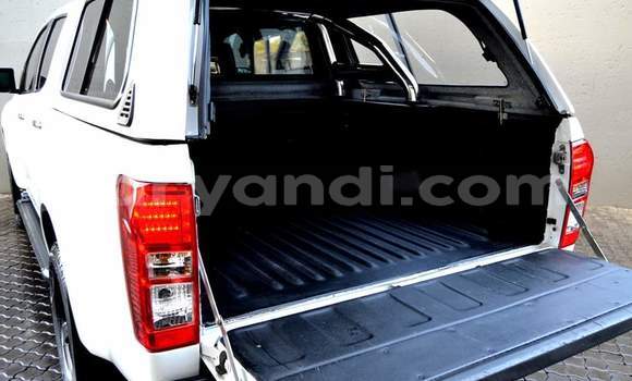 Acheter Occasion Voiture Isuzu KB Blanc à Lusaka, Zambie Acheter Occasion Voiture Isuzu KB Blanc à Lusaka, Zambie