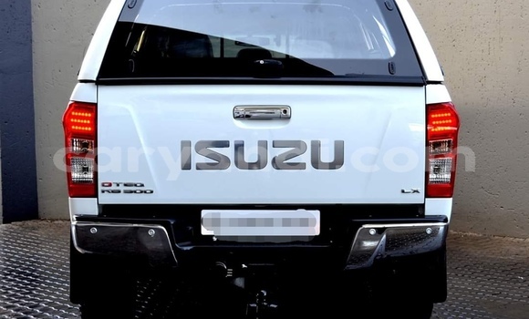 Acheter Occasion Voiture Isuzu KB Blanc à Lusaka, Zambie Acheter Occasion Voiture Isuzu KB Blanc à Lusaka, Zambie