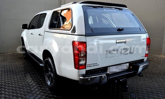 Acheter Occasion Voiture Isuzu KB Blanc à Lusaka, Zambie Acheter Occasion Voiture Isuzu KB Blanc à Lusaka, Zambie