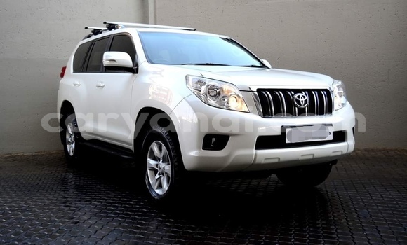 Acheter Occasion Voiture Toyota Land Cruiser Prado Blanc à Livingstone, Zambie Acheter Occasion Voiture Toyota Land Cruiser Prado Blanc à Livingstone, Zambie