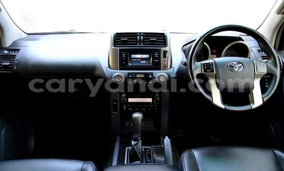 Acheter Occasion Voiture Toyota Land Cruiser Prado Blanc à Livingstone, Zambie Acheter Occasion Voiture Toyota Land Cruiser Prado Blanc à Livingstone, Zambie