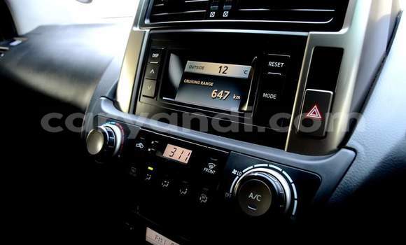 Acheter Occasion Voiture Toyota Land Cruiser Prado Blanc à Livingstone, Zambie Acheter Occasion Voiture Toyota Land Cruiser Prado Blanc à Livingstone, Zambie