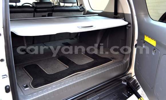 Acheter Occasion Voiture Toyota Land Cruiser Prado Blanc à Livingstone, Zambie Acheter Occasion Voiture Toyota Land Cruiser Prado Blanc à Livingstone, Zambie