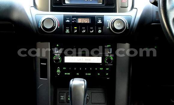 Acheter Occasion Voiture Toyota Land Cruiser Prado Blanc à Livingstone, Zambie Acheter Occasion Voiture Toyota Land Cruiser Prado Blanc à Livingstone, Zambie
