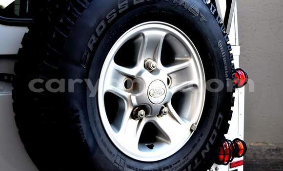 Buy Used Land Rover Defender White Car in Livingstone in Zambia Buy Used Land Rover Defender White Car in Livingstone in Zambia