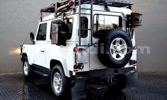 Buy Used Land Rover Defender White Car in Livingstone in Zambia Buy Used Land Rover Defender White Car in Livingstone in Zambia