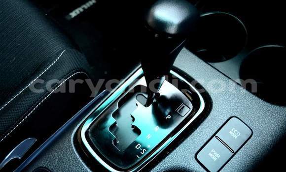 Acheter Occasion Voiture Toyota Hilux Blanc à Lusaka, Zambie Acheter Occasion Voiture Toyota Hilux Blanc à Lusaka, Zambie