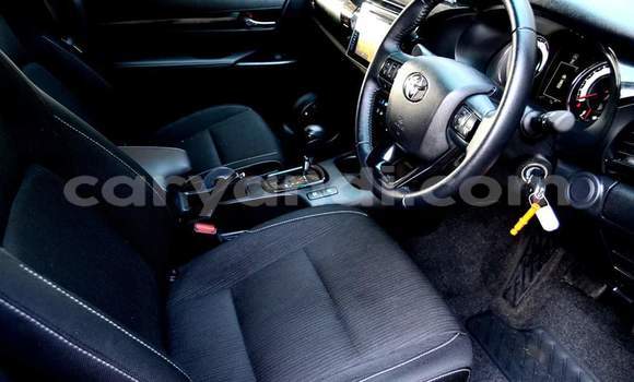 Acheter Occasion Voiture Toyota Hilux Blanc à Lusaka, Zambie Acheter Occasion Voiture Toyota Hilux Blanc à Lusaka, Zambie