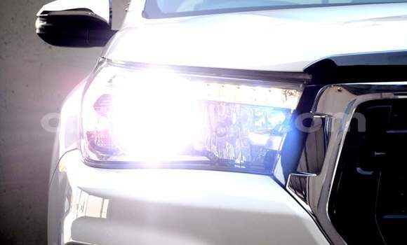 Acheter Occasion Voiture Toyota Hilux Blanc à Lusaka, Zambie Acheter Occasion Voiture Toyota Hilux Blanc à Lusaka, Zambie