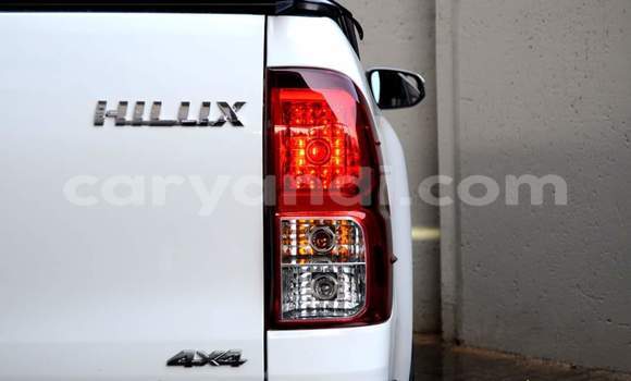 Acheter Occasion Voiture Toyota Hilux Blanc à Lusaka, Zambie Acheter Occasion Voiture Toyota Hilux Blanc à Lusaka, Zambie