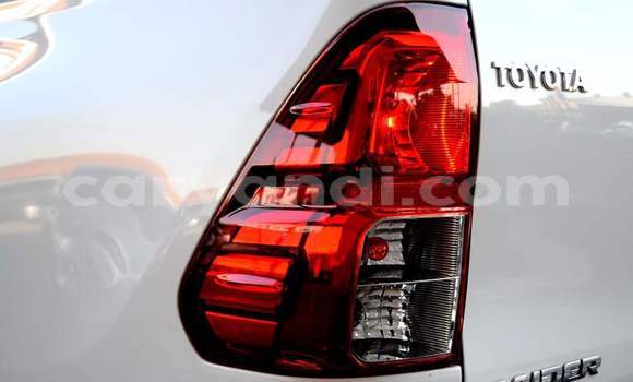 Acheter Occasion Voiture Toyota Hilux Blanc à Lusaka, Zambie Acheter Occasion Voiture Toyota Hilux Blanc à Lusaka, Zambie