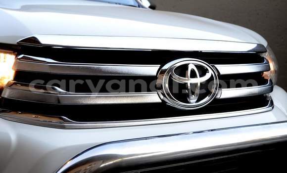 Buy Used Toyota Hilux White Car in Kitwe in Zambia Buy Used Toyota Hilux White Car in Kitwe in Zambia