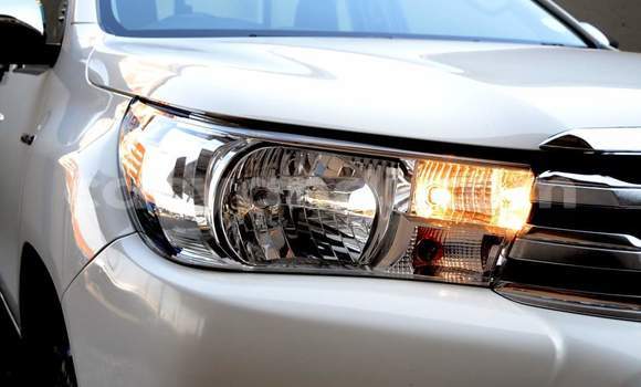 Buy Used Toyota Hilux White Car in Kitwe in Zambia Buy Used Toyota Hilux White Car in Kitwe in Zambia
