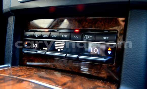 Tenga Tsaru Mercedes‒Benz E–Class Chena Mota in Lusaka in Zambia Tenga Tsaru Mercedes‒Benz E–Class Chena Mota in Lusaka in Zambia