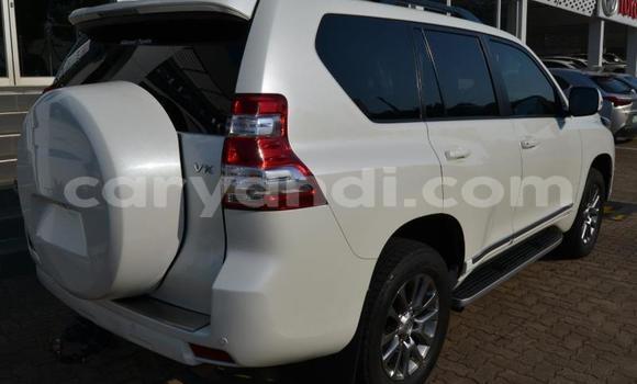 Nunua Ilio tumika Toyota Land Cruiser Prado Nyeupe Gari ndani ya Mazabuka nchini Kusini Nunua Ilio tumika Toyota Land Cruiser Prado Nyeupe Gari ndani ya Mazabuka nchini Kusini