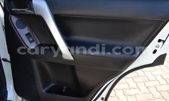 Nunua Ilio tumika Toyota Land Cruiser Prado Nyeupe Gari ndani ya Mazabuka nchini Kusini Nunua Ilio tumika Toyota Land Cruiser Prado Nyeupe Gari ndani ya Mazabuka nchini Kusini