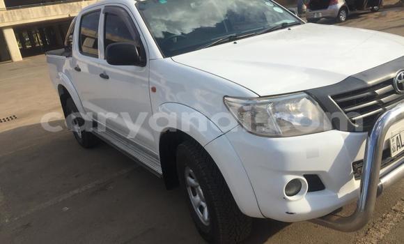 Acheter Occasion Voiture Toyota Hilux Blanc à Lusaka, Zambie Acheter Occasion Voiture Toyota Hilux Blanc à Lusaka, Zambie