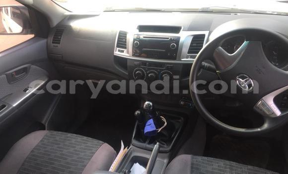 Acheter Occasion Voiture Toyota Hilux Blanc à Lusaka, Zambie Acheter Occasion Voiture Toyota Hilux Blanc à Lusaka, Zambie