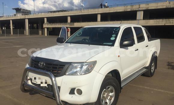 Acheter Occasion Voiture Toyota Hilux Blanc à Lusaka, Zambie Acheter Occasion Voiture Toyota Hilux Blanc à Lusaka, Zambie
