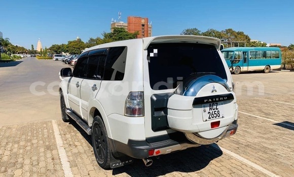 Acheter Occasion Voiture Mitsubishi Pajero Blanc à Lusaka, Zambie Acheter Occasion Voiture Mitsubishi Pajero Blanc à Lusaka, Zambie