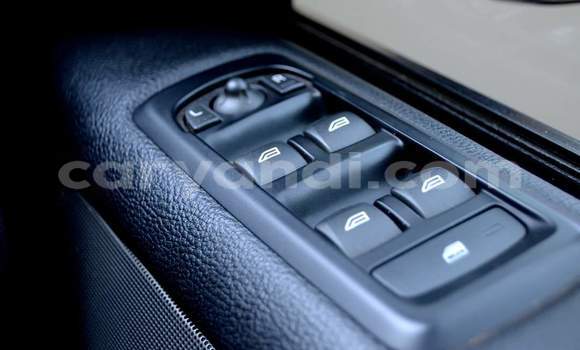 Buy Used Land Rover Discovery White Car in Lusaka in Zambia Buy Used Land Rover Discovery White Car in Lusaka in Zambia