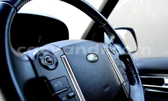 Buy Used Land Rover Discovery White Car in Lusaka in Zambia Buy Used Land Rover Discovery White Car in Lusaka in Zambia