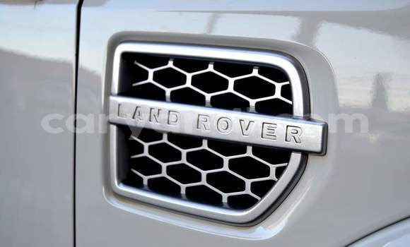 Buy Used Land Rover Discovery White Car in Lusaka in Zambia Buy Used Land Rover Discovery White Car in Lusaka in Zambia
