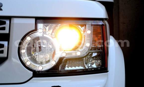 Buy Used Land Rover Discovery White Car in Lusaka in Zambia Buy Used Land Rover Discovery White Car in Lusaka in Zambia