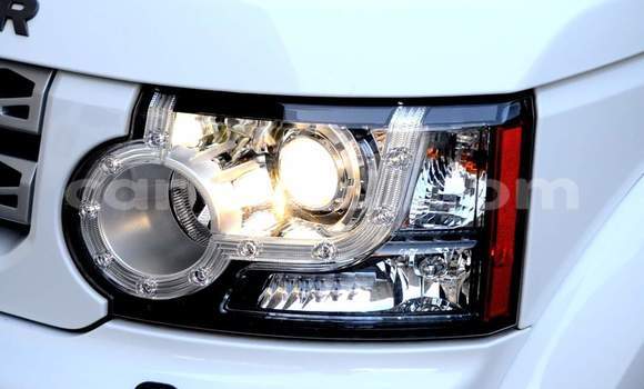 Buy Used Land Rover Discovery White Car in Lusaka in Zambia Buy Used Land Rover Discovery White Car in Lusaka in Zambia