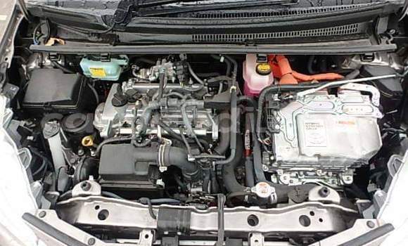 Nunua Ilio tumika Toyota Vitz Fedha Gari ndani ya Lusaka nchini Zambia Nunua Ilio tumika Toyota Vitz Fedha Gari ndani ya Lusaka nchini Zambia