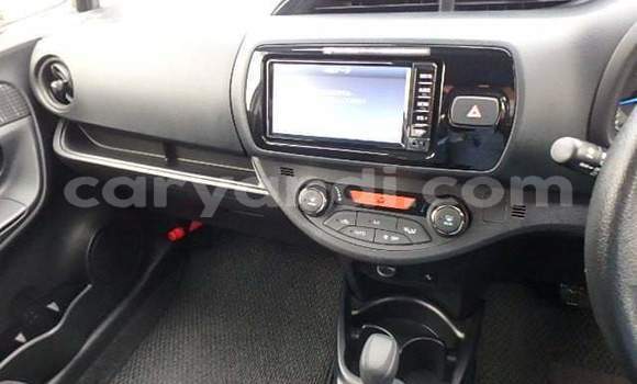 Nunua Ilio tumika Toyota Vitz Fedha Gari ndani ya Lusaka nchini Zambia Nunua Ilio tumika Toyota Vitz Fedha Gari ndani ya Lusaka nchini Zambia