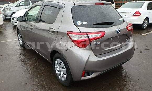 Nunua Ilio tumika Toyota Vitz Fedha Gari ndani ya Lusaka nchini Zambia Nunua Ilio tumika Toyota Vitz Fedha Gari ndani ya Lusaka nchini Zambia