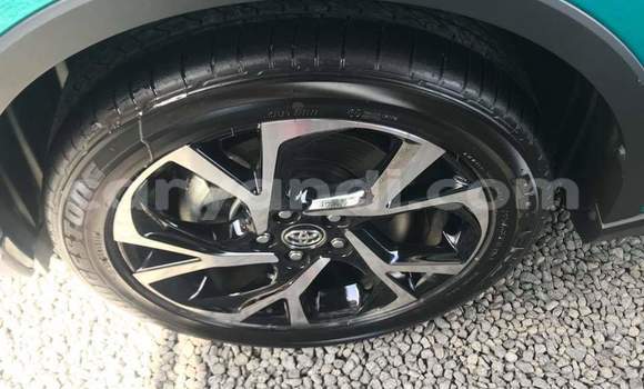 Acheter Occasion Voiture Toyota C-HR Bleu à Chingola, Zambie Acheter Occasion Voiture Toyota C-HR Bleu à Chingola, Zambie