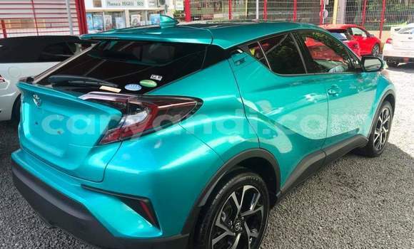 Acheter Occasion Voiture Toyota C-HR Bleu à Chingola, Zambie Acheter Occasion Voiture Toyota C-HR Bleu à Chingola, Zambie