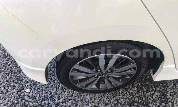 Acheter Occasion Voiture Honda FIT Blanc à Lusaka, Zambie Acheter Occasion Voiture Honda FIT Blanc à Lusaka, Zambie
